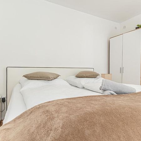 City Vibes: 1Br Apt, 10 Min To Westbahnhof 비엔나 외부 사진