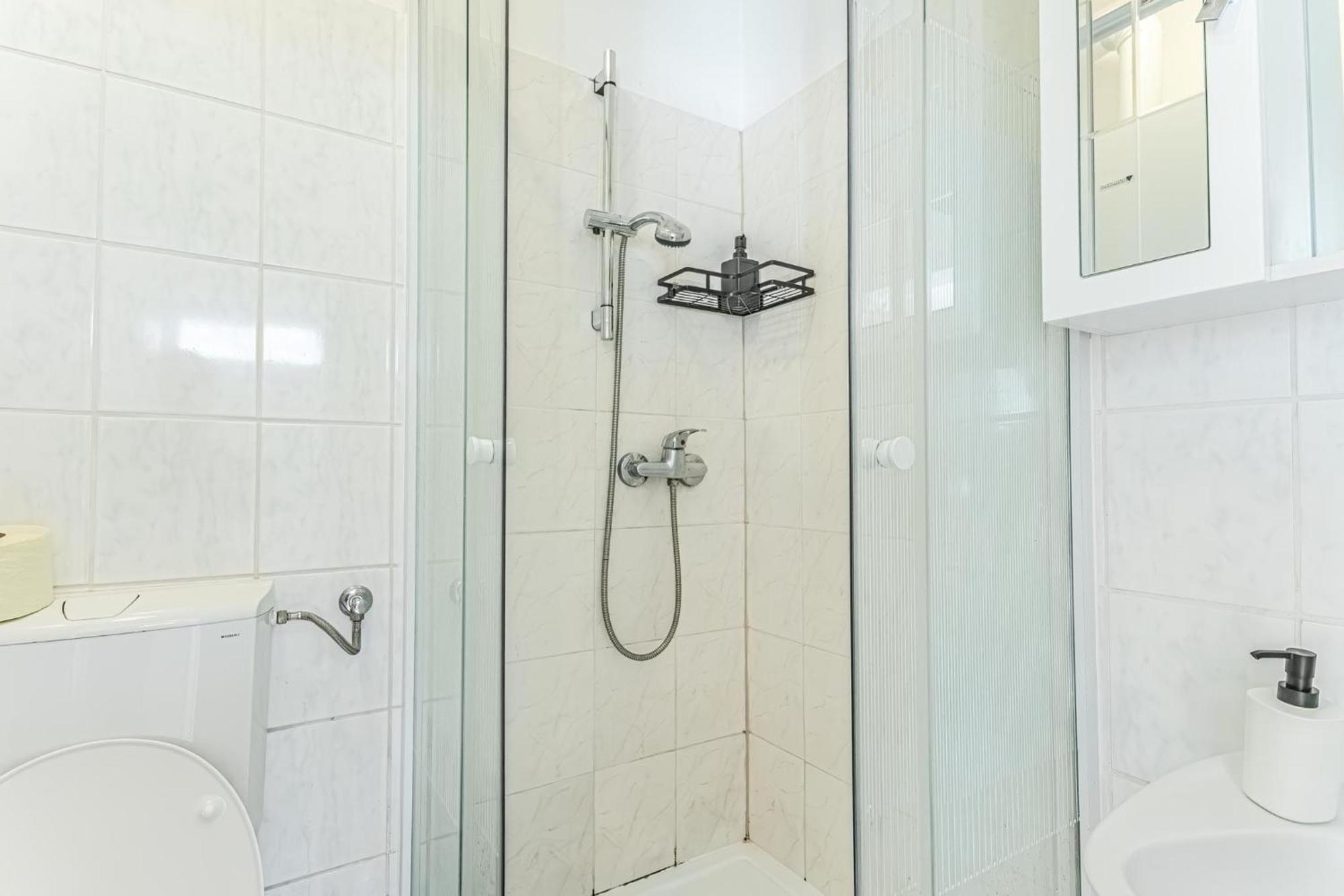 City Vibes: 1Br Apt, 10 Min To Westbahnhof 비엔나 외부 사진