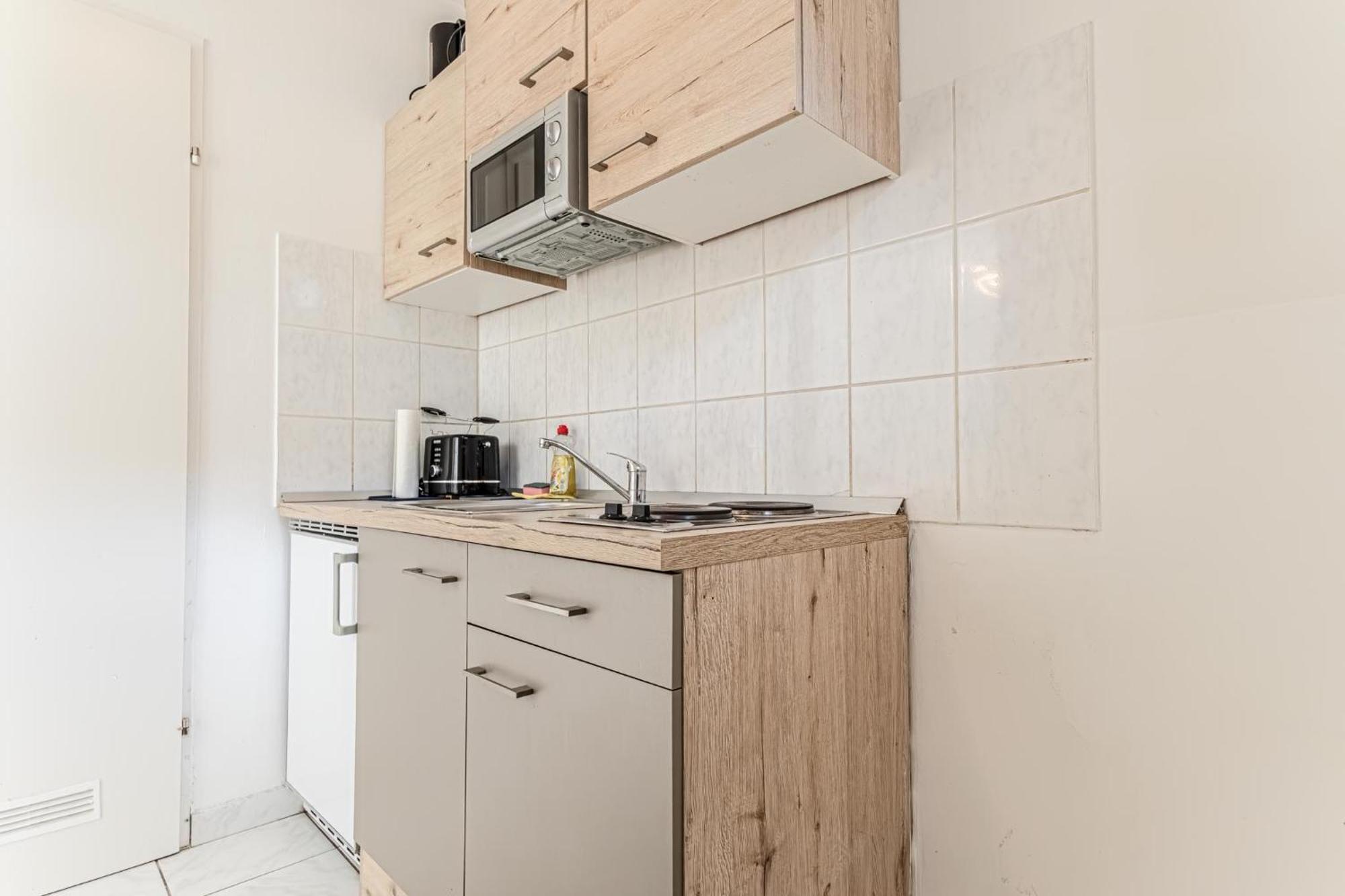 City Vibes: 1Br Apt, 10 Min To Westbahnhof 비엔나 외부 사진