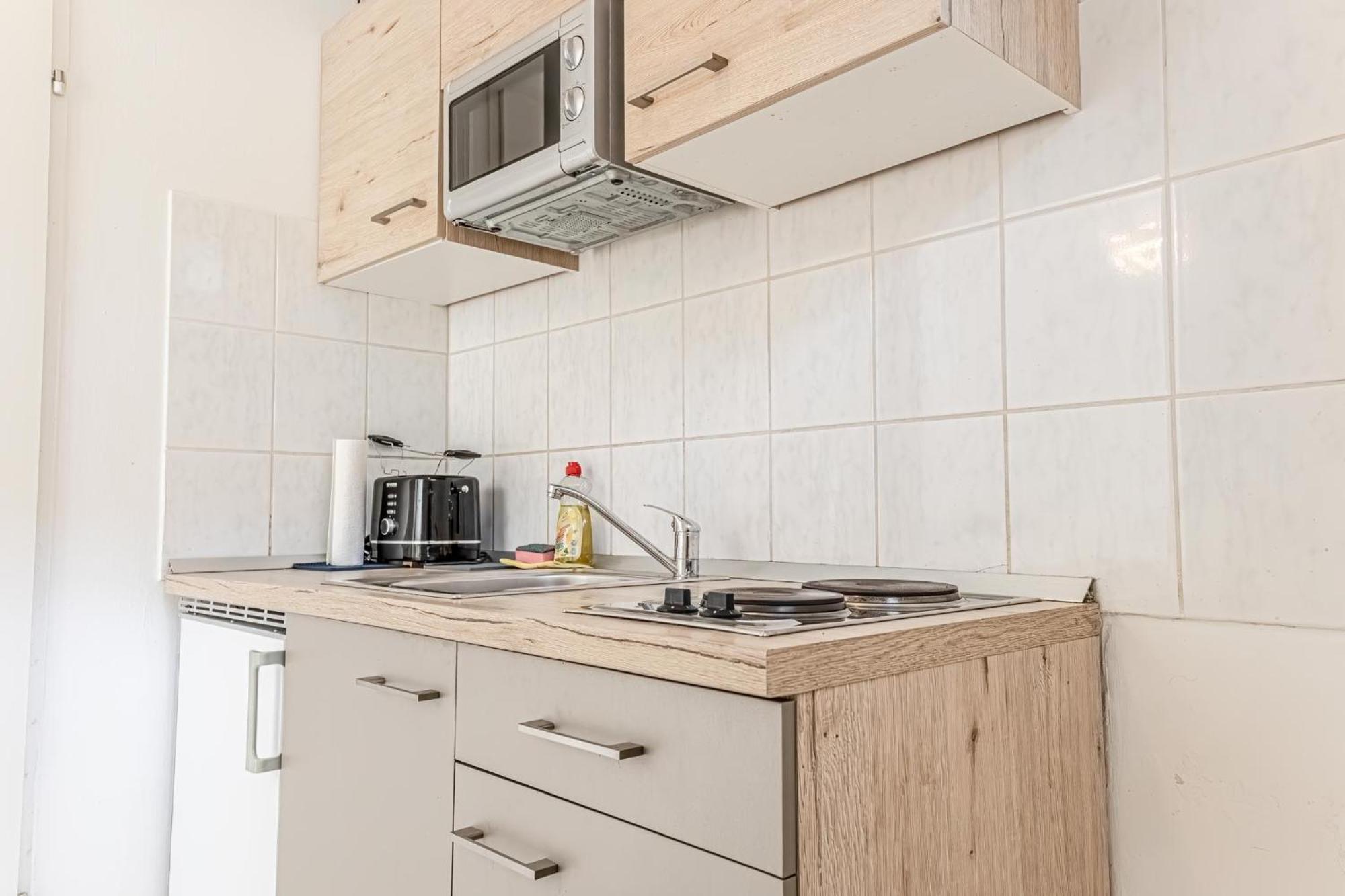City Vibes: 1Br Apt, 10 Min To Westbahnhof 비엔나 외부 사진