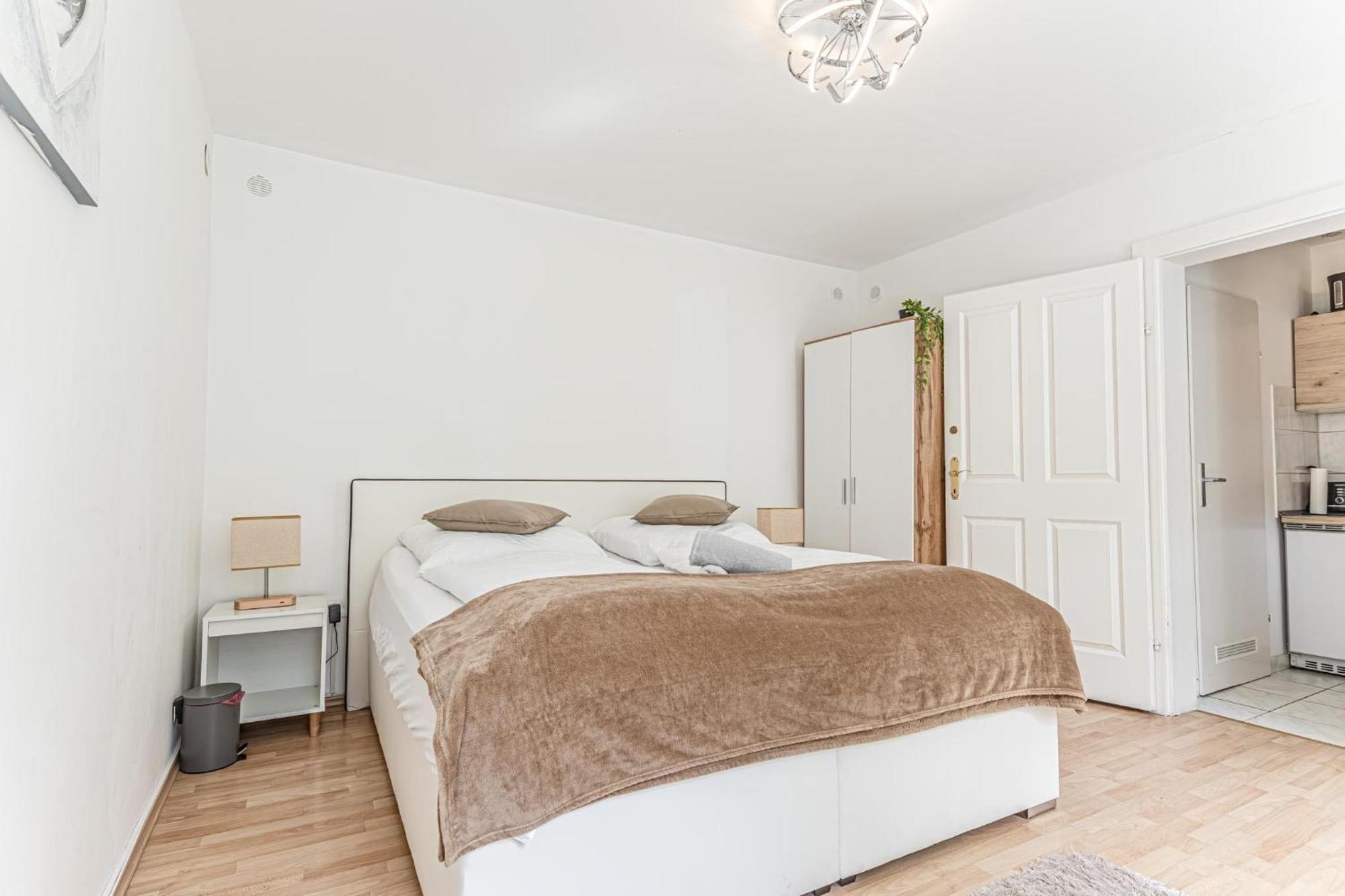 City Vibes: 1Br Apt, 10 Min To Westbahnhof 비엔나 외부 사진