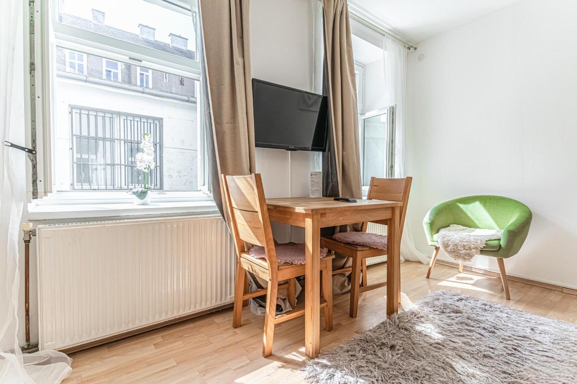 City Vibes: 1Br Apt, 10 Min To Westbahnhof 비엔나 외부 사진